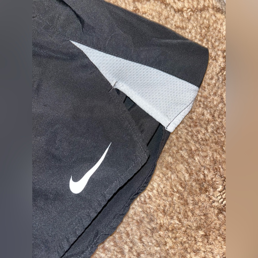women’s nike shorts size lg